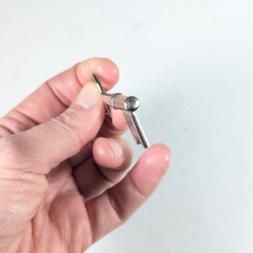 Vintage skeleton Key pendant TAYLOR 524, home decor, vintage latch key - Picture 6 of 6